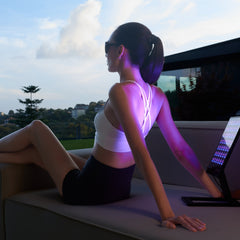 SkinLift Pro LED panel ile sırt bölgesine ışık uygulaması – görsel 7